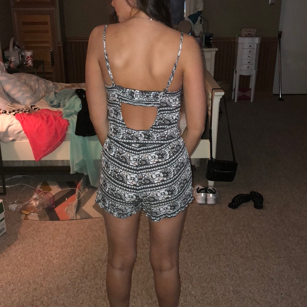 ROMPER - Picture 3 of 7